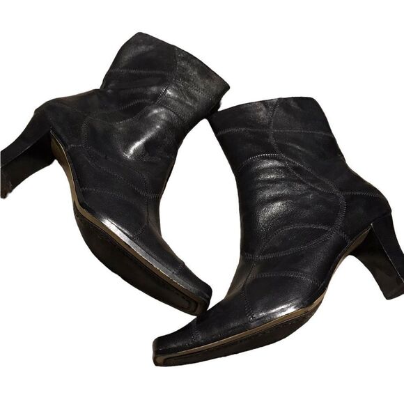 Liz Claiborne pieced black leather boots size 8.5 boots new never worn - Picture 1 of 5